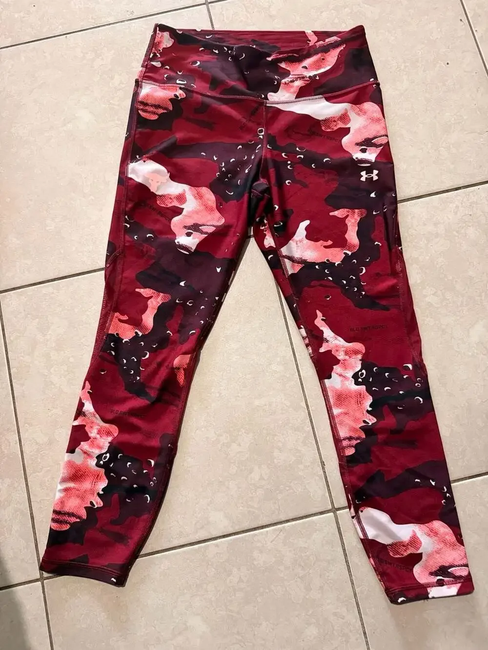 Under Armour Women's Project Rock HeatGear Printed No-Slip Ankle Leggings